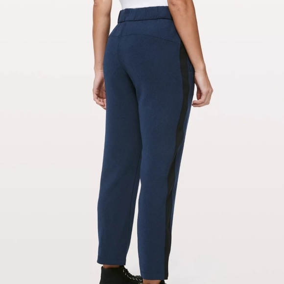 Lululemon On The Fly Pants Woven Track Stripe Navy And Black 8 - Picture 2 of 16